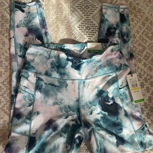 Gaiam High Rise pocket legging opal print size large NWT